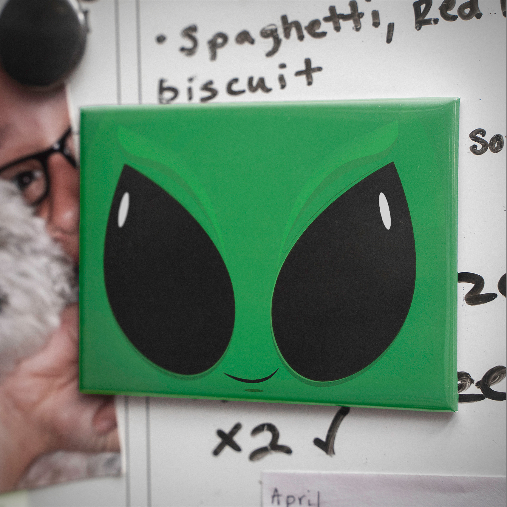 Alien Face 3.5x2.5in Magnet | Cute Retro Sci-Fi Cartoon Decor - Image 4