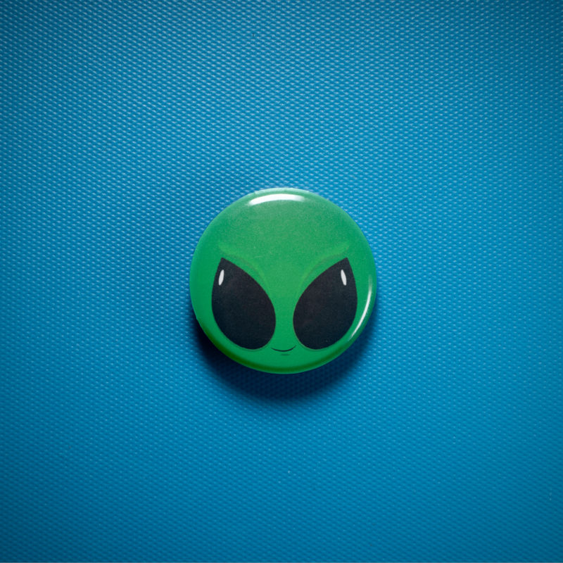 Alien Face 1in Pin | Cute Retro Sci-Fi Cartoon Alien