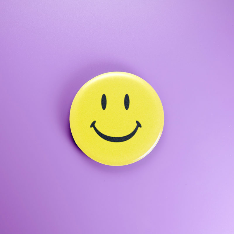 Smiley Face 1.5in Pin | Happy 70s Retro Pop Art